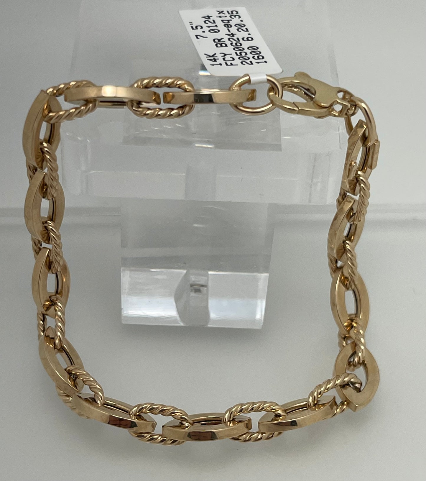 Discover the timeless elegance of our Italian fancy bracelet.