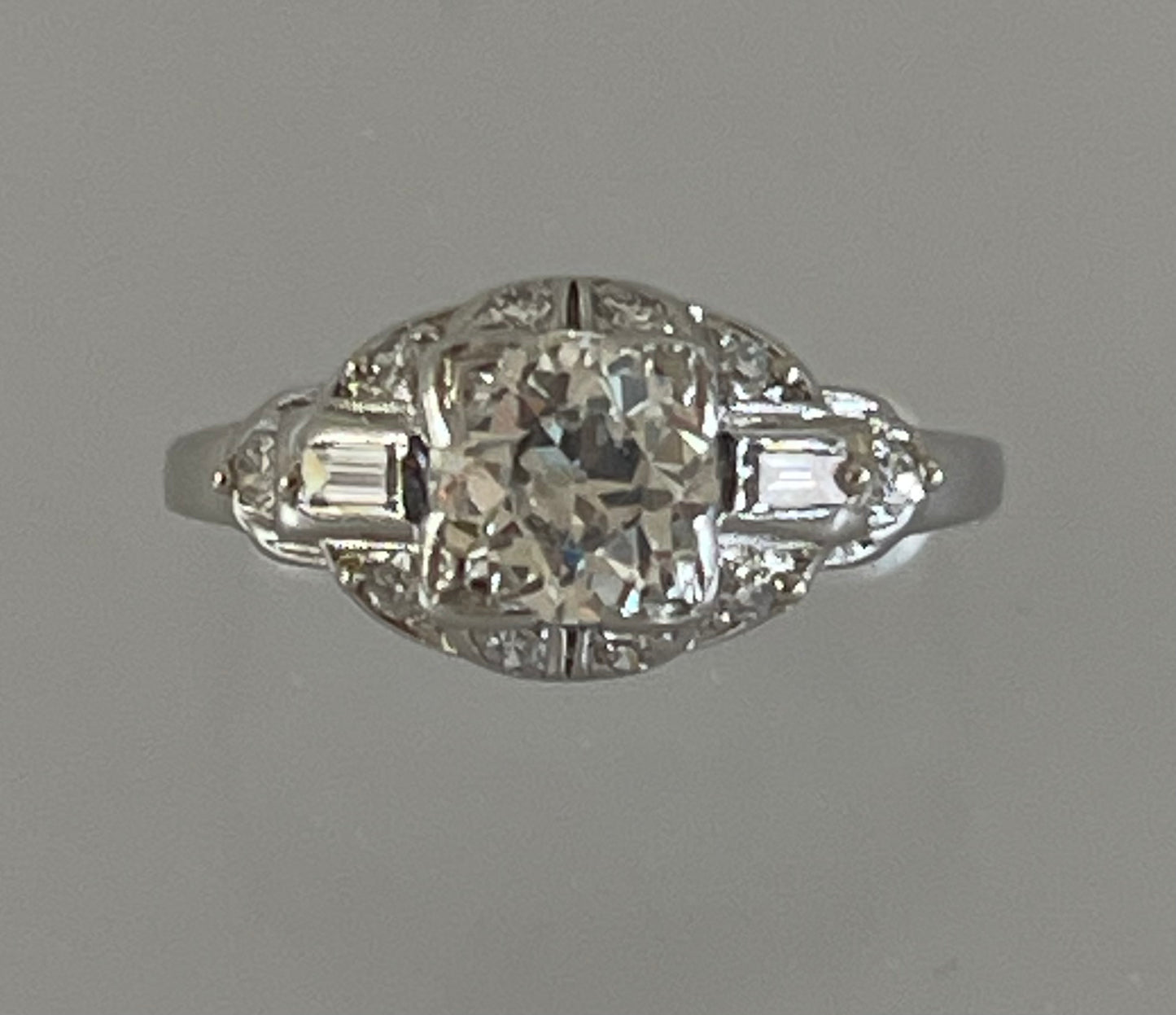 Beautiful antique platinum Ring