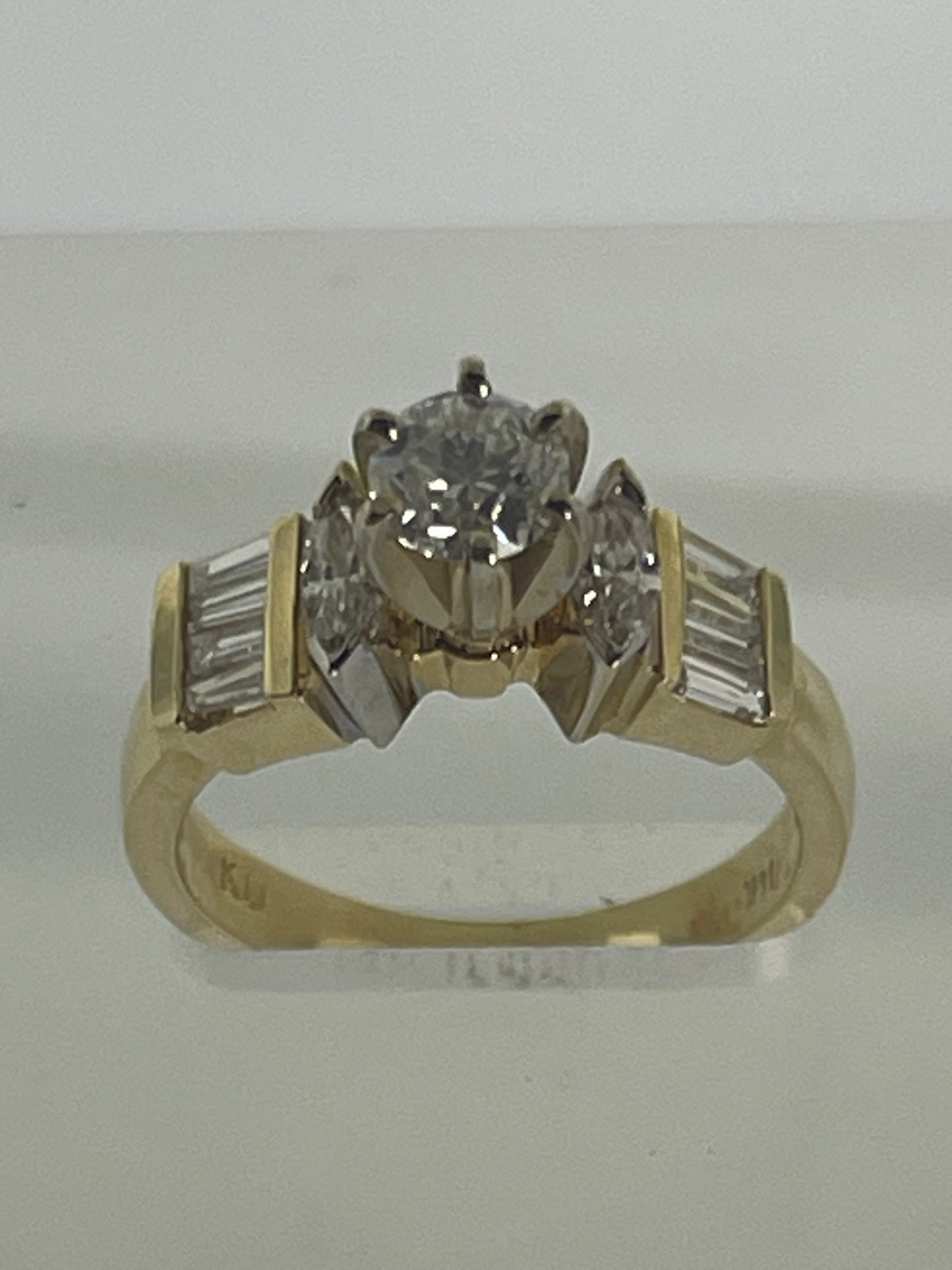 14k Diamonds baguette