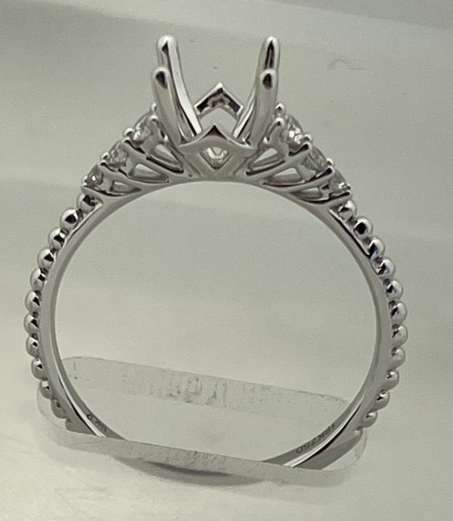White Gold 18k Ring semi