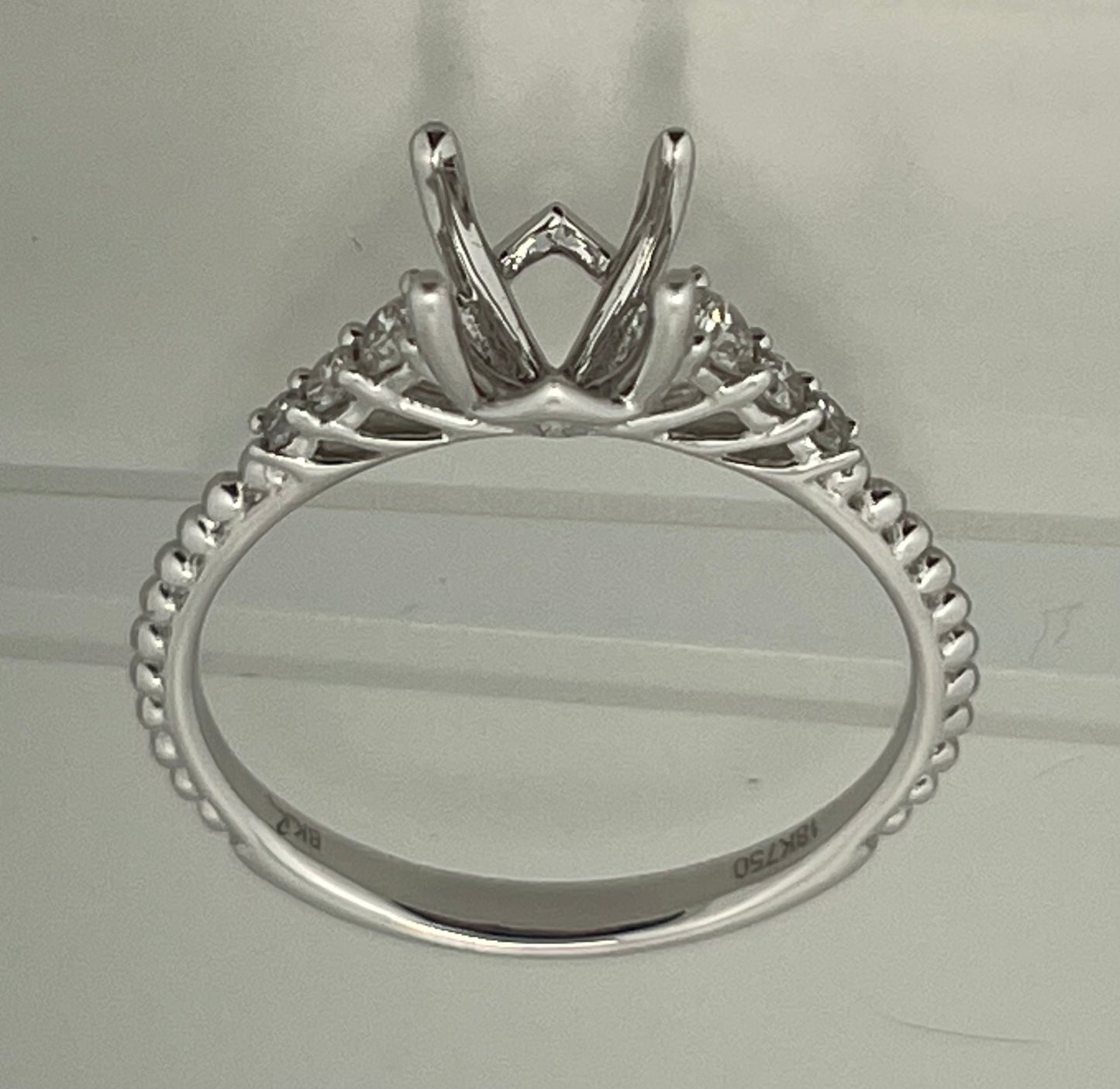 White Gold 18k Ring semi