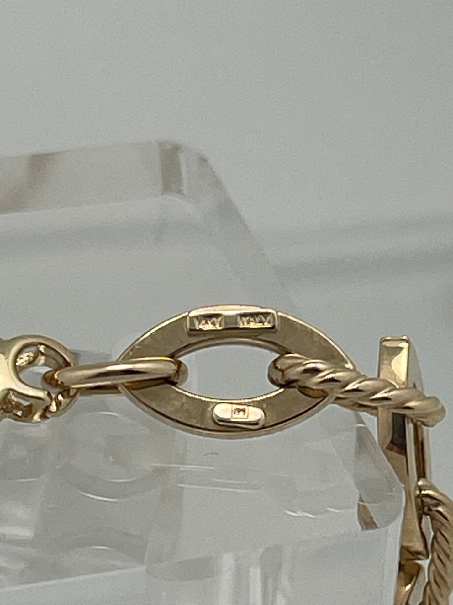 Discover the timeless elegance of our Italian fancy bracelet.