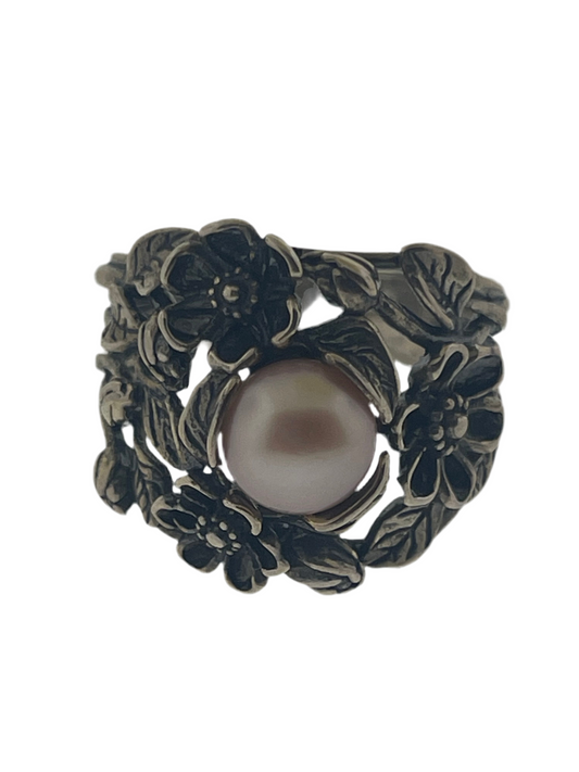 Paz or silver ring