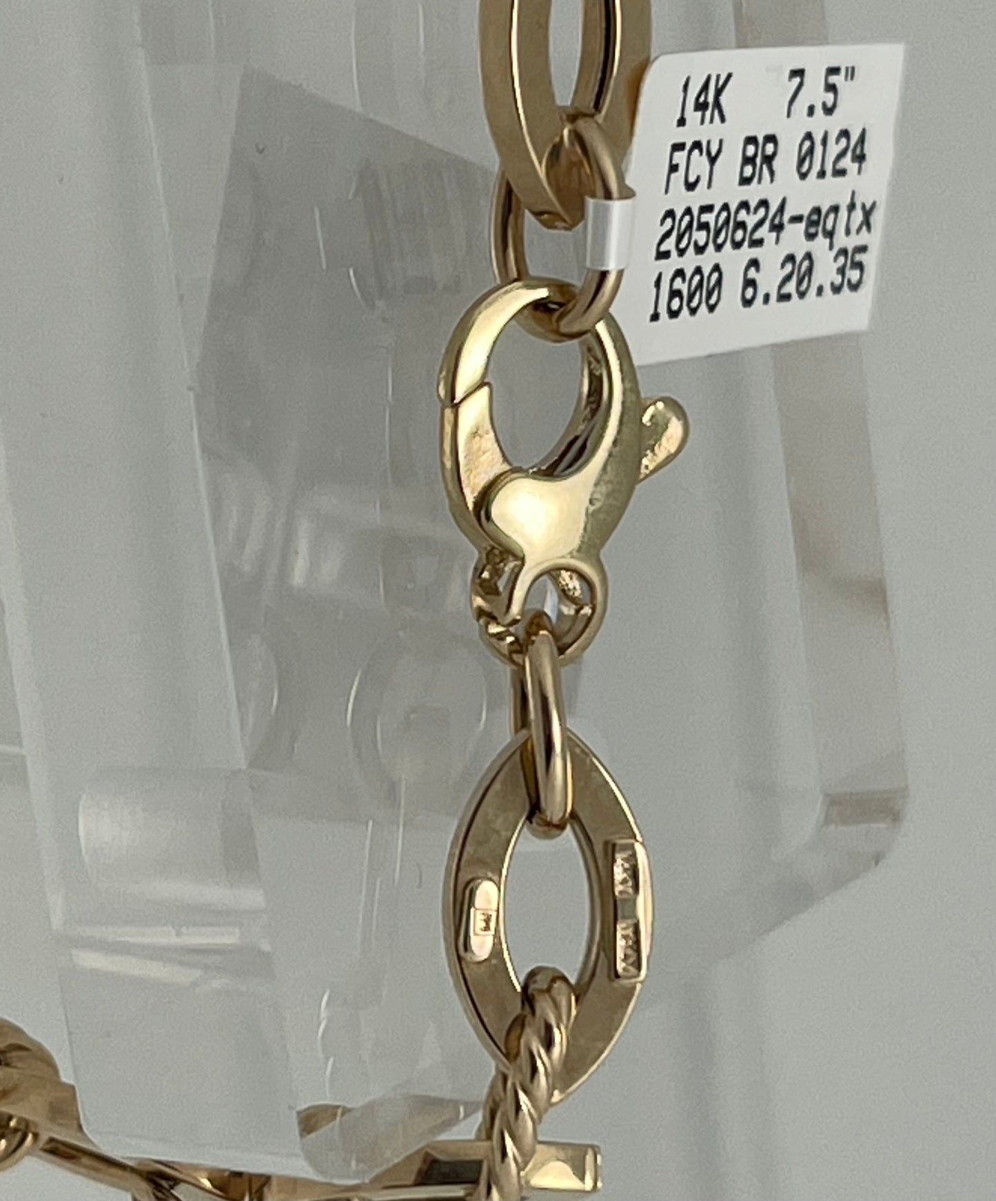 Discover the timeless elegance of our Italian fancy bracelet.