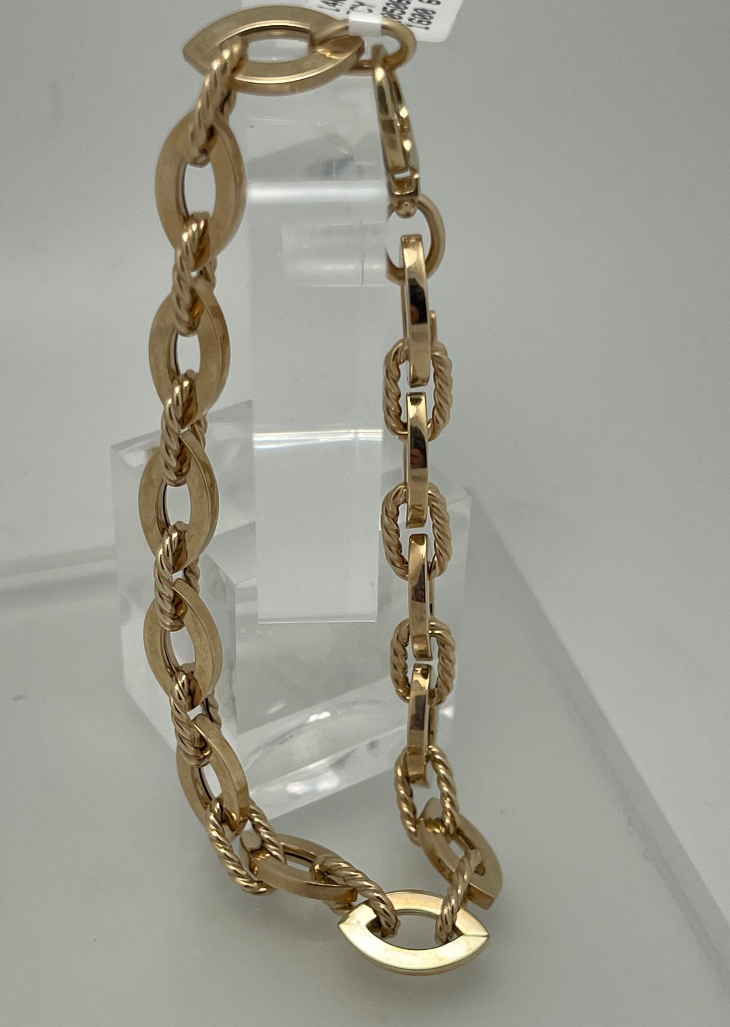 Discover the timeless elegance of our Italian fancy bracelet.
